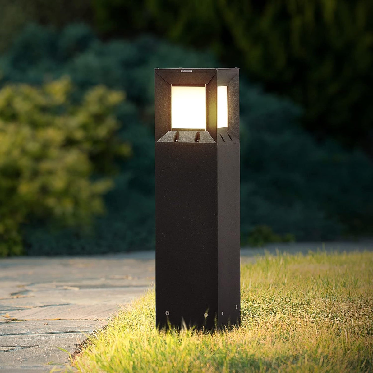 IP54 Waterproof 3000K LED 32 Inches Solar Landscape Path Light R98197