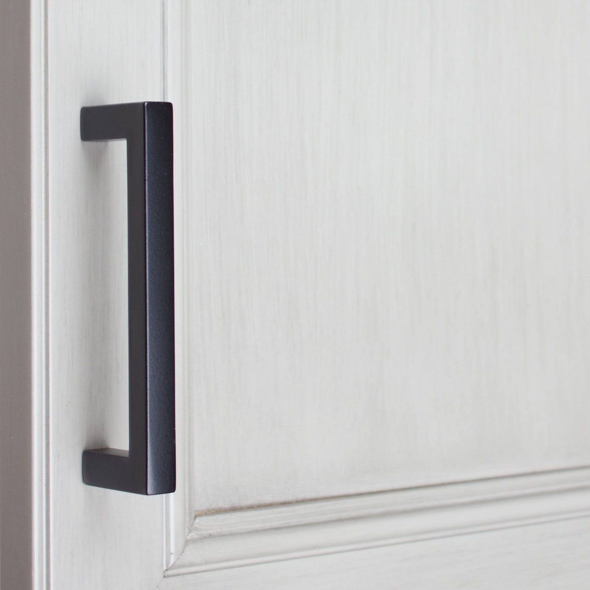 25 Pack Black Cabinet Pull O211