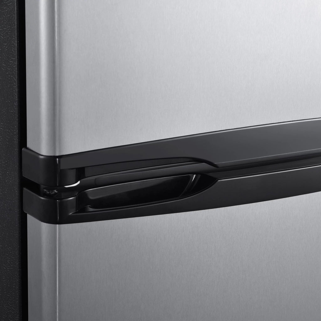 Compact Refrigerator R547
