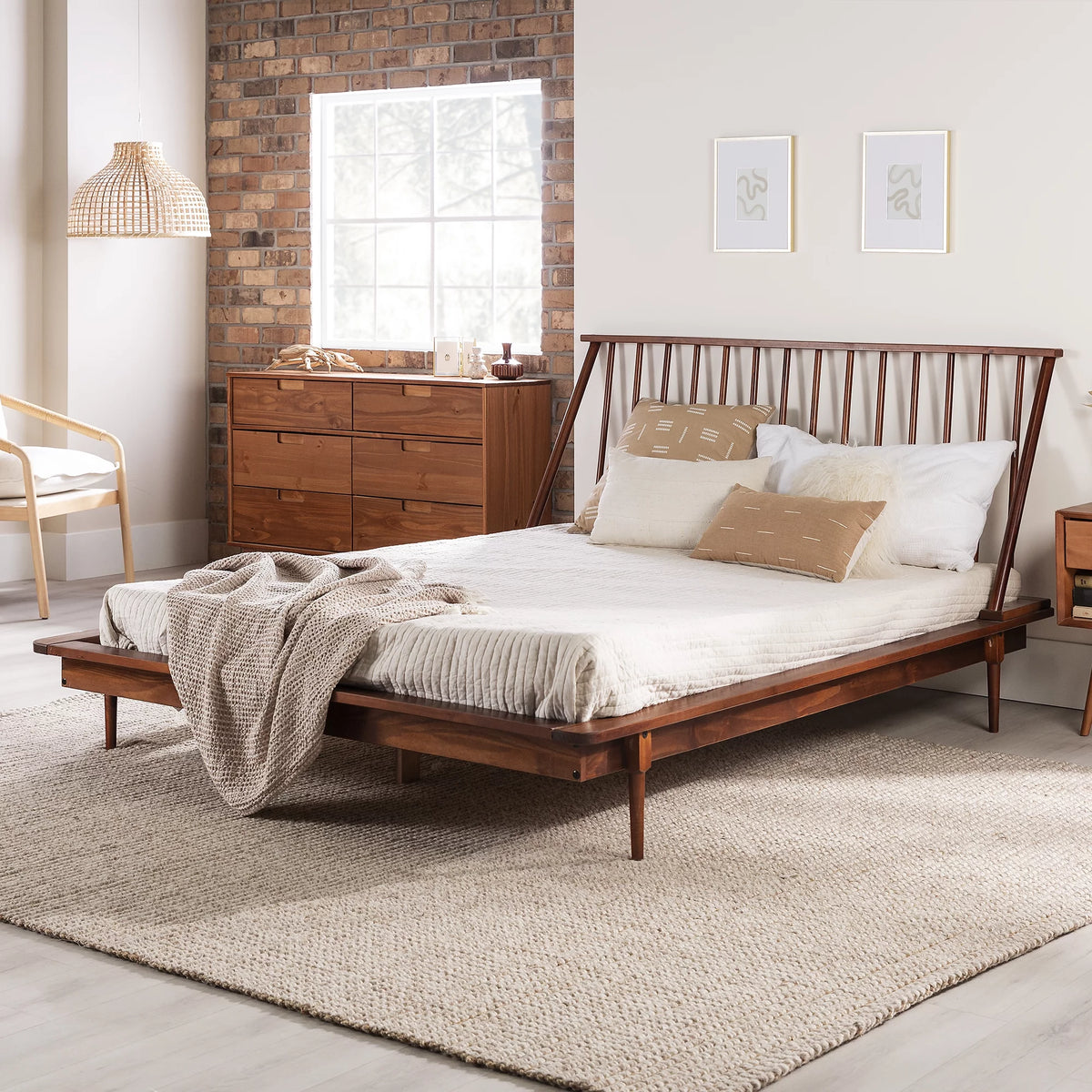 Queen Size Solid Wood Platform Bed L95370