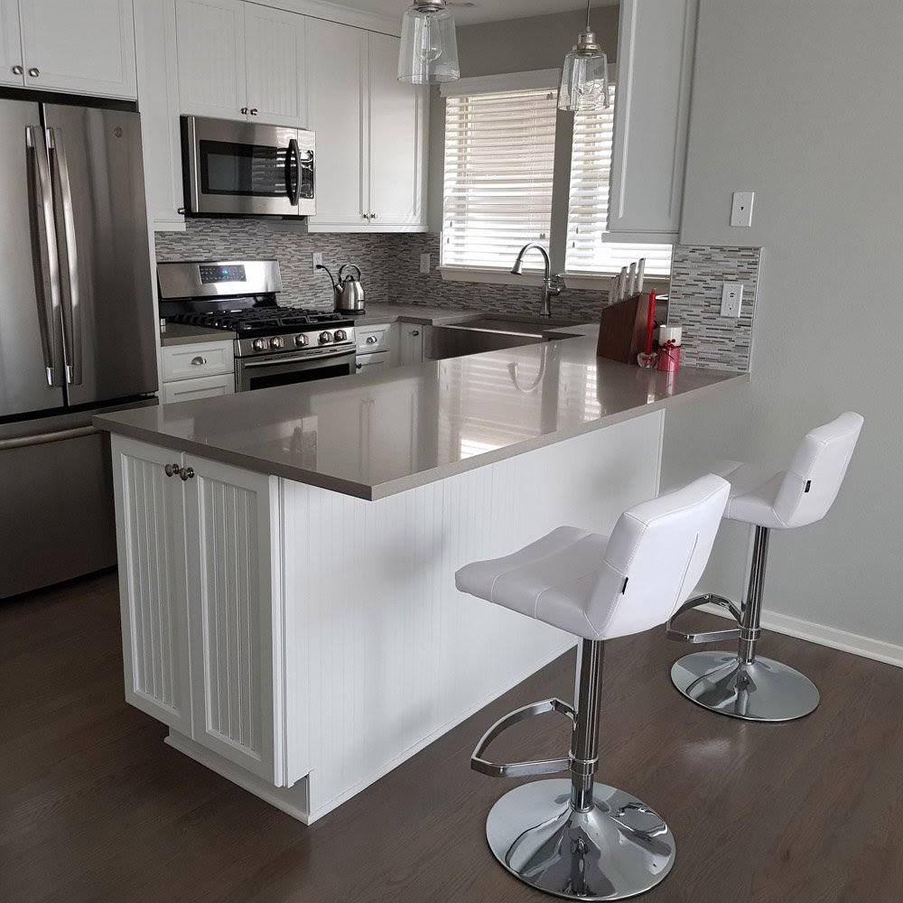 White Lattice Adjustable Height Swivel Armless Bar Stool V3096